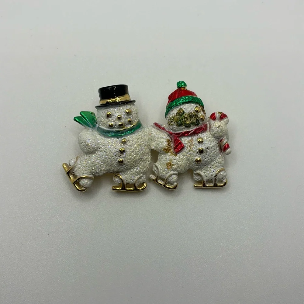 Vintage Snowmen Pin Brooch Ice‎ Skating Top Hat Scarf Candy Cane